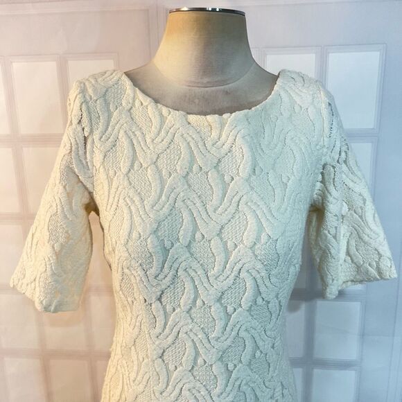 Ann Taylor NWT Ivory Textured Crew Neck Short Sleeve Sheath Dress Size 6 - Picture 2 of 9